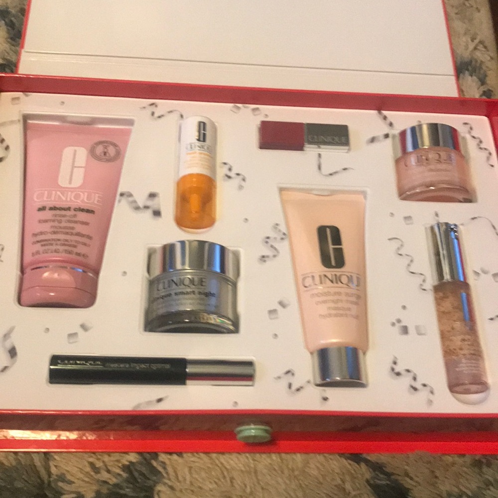 Clinique festive favorites set